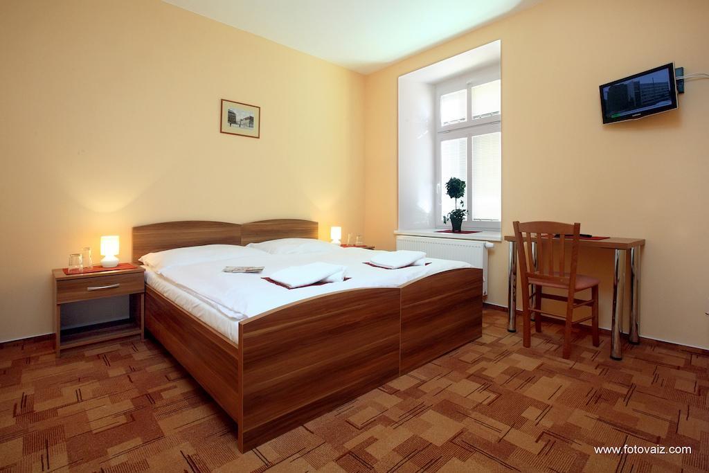 Pension Wallis Plzeň Buitenkant foto